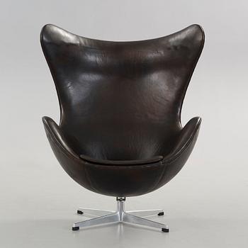 Arne Jacobsen, a black leather 'Egg' chair, Denmark 1963.