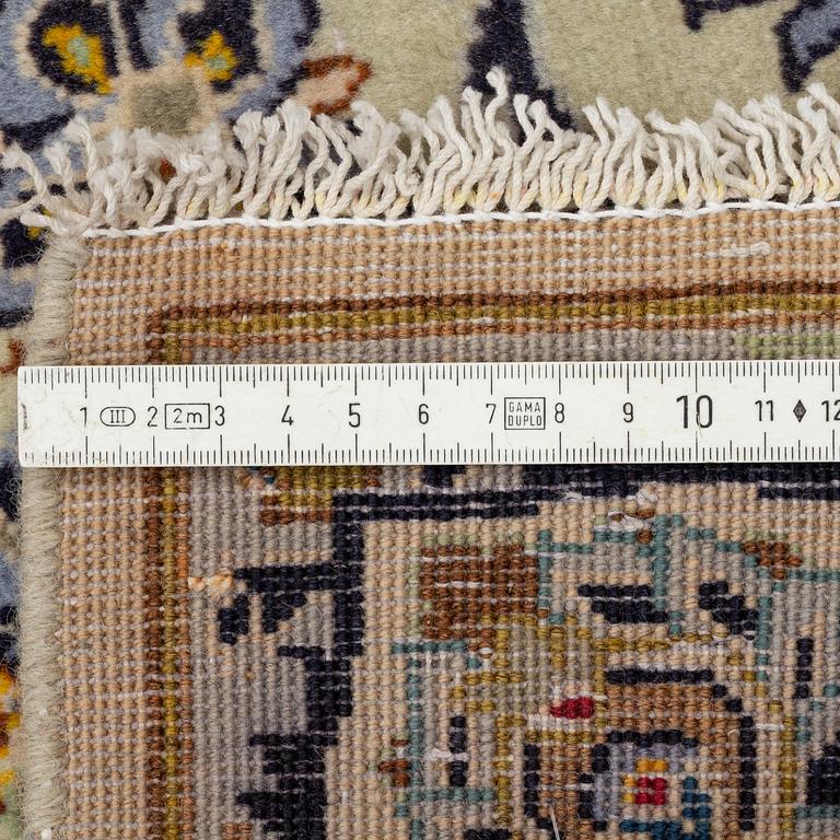 Carpet, Keshan, signed Ahalbaf, circa 400 x 289 cm.