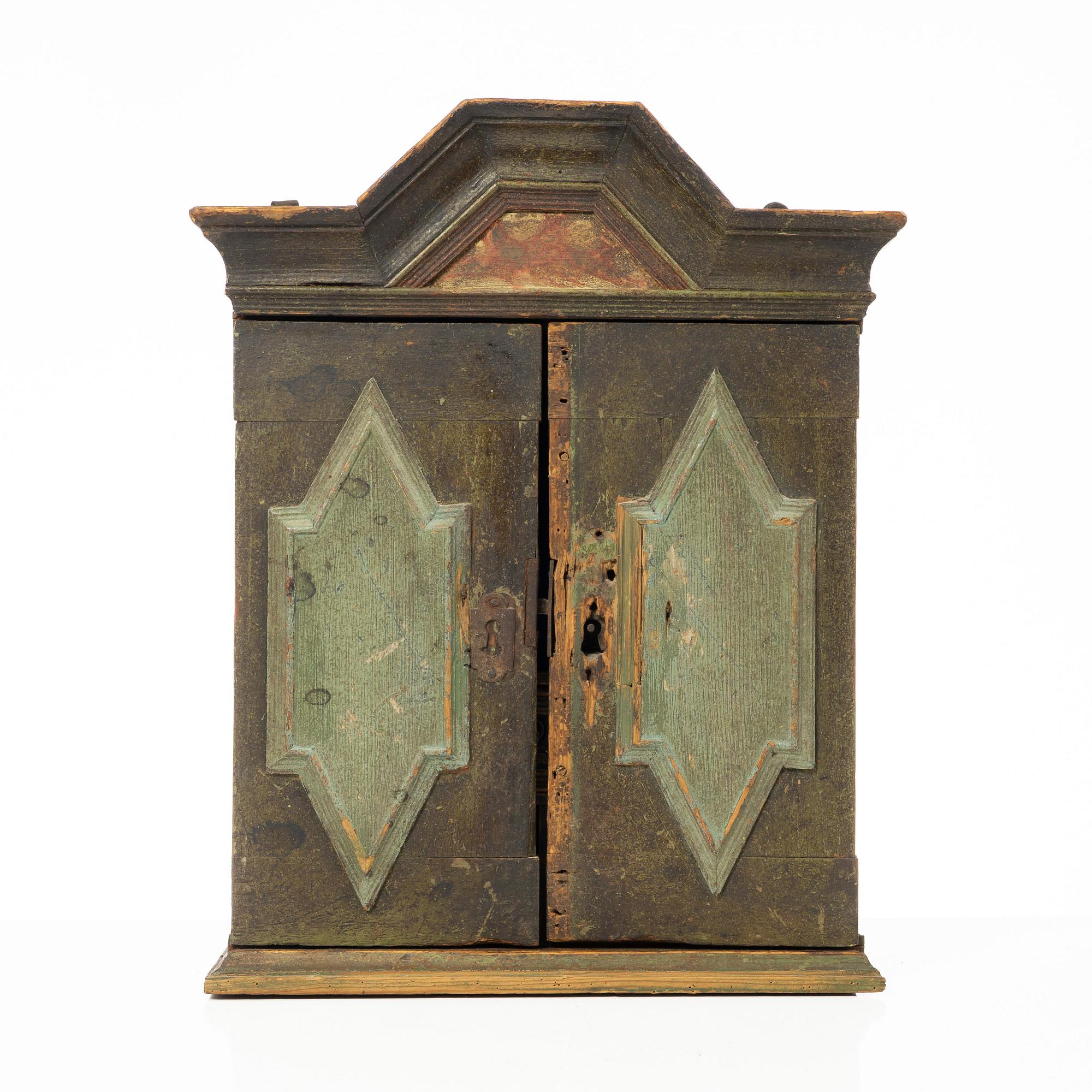 Spice cabinet/wall cabinet, folk art, late Baroque, 18th century.