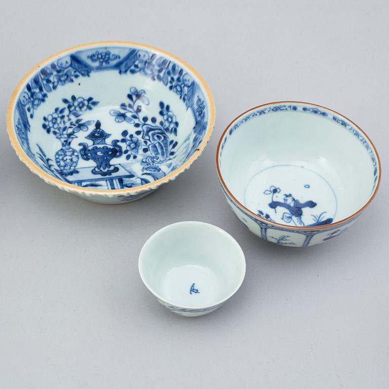 Six (4+2) cups with five (5+1) saucers, and three blue and white bowls, Qing dynasty, Qianlong (1736-95).