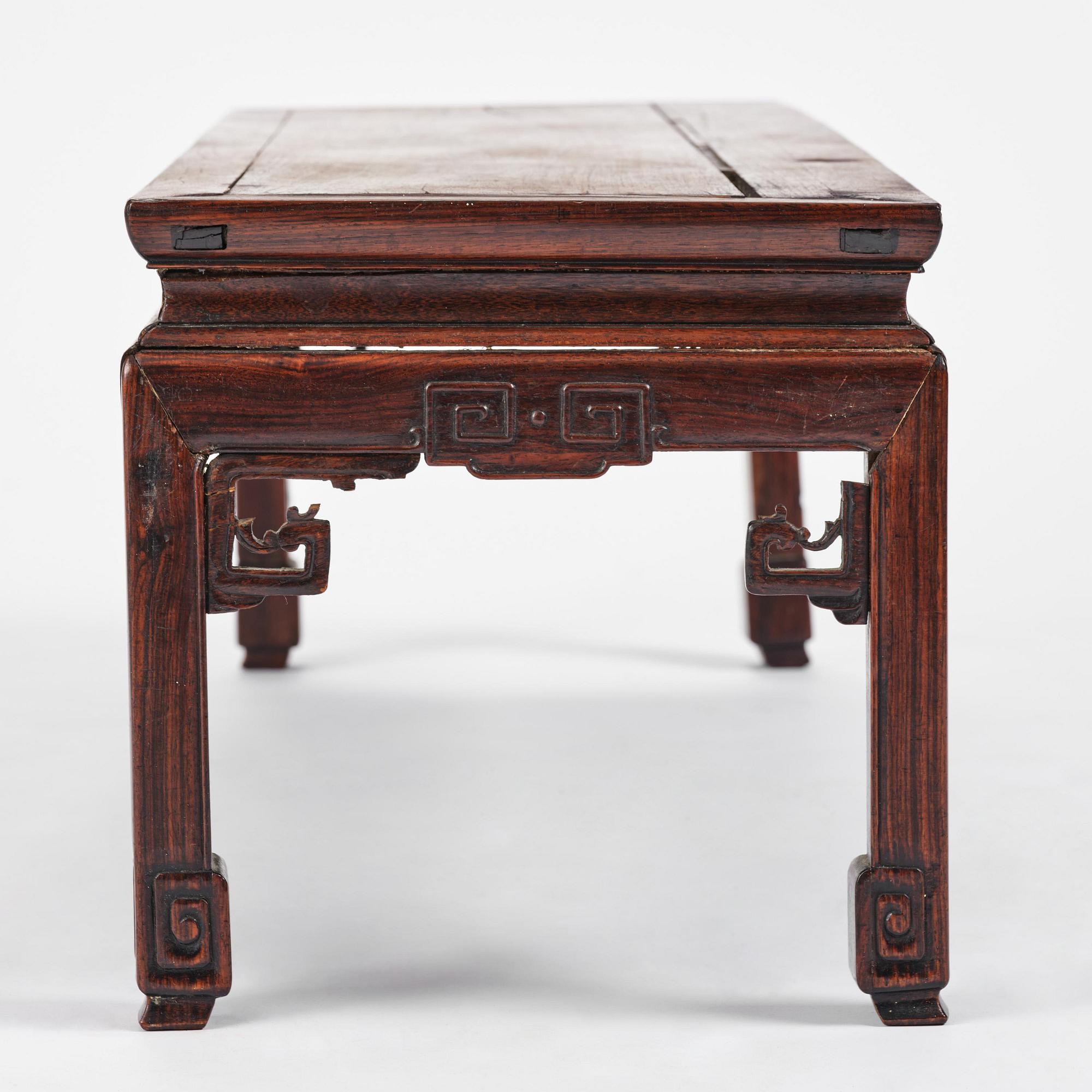 Bord, hardwood. Qingdynastin, 1800-tal.