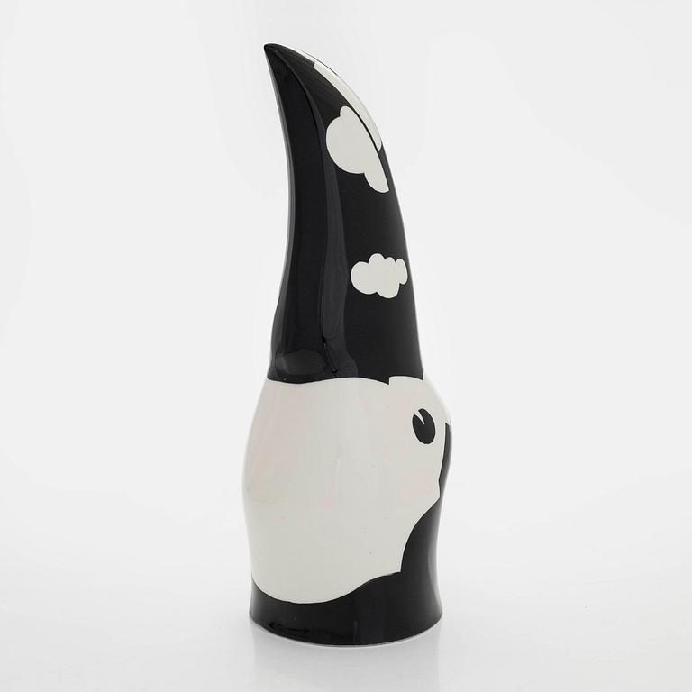 Pauli Vuorisalo, veistos, posliinia, signeerattu PV, 7/-90 Arabia Finland.