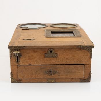 A cash register, around 1900.