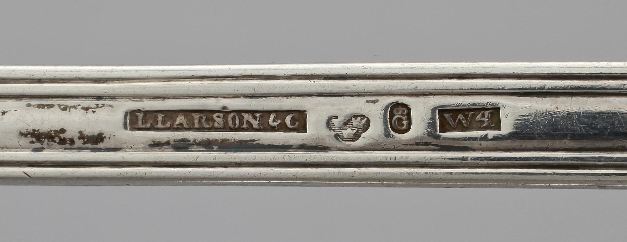 GRÄDDKANNA samt SÅSSLEVAR, 2 st, silver, bl a William Lyon, Göteborg, 1800-tal. Vikt 385g.