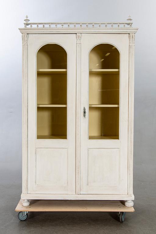 An new renaissance display cabinet around 1900.