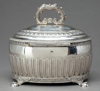 SOCKERSKRIN, silver, empire, Jakob S. Lundberg, Stockholm 1833. Vikt ca 783 gram.