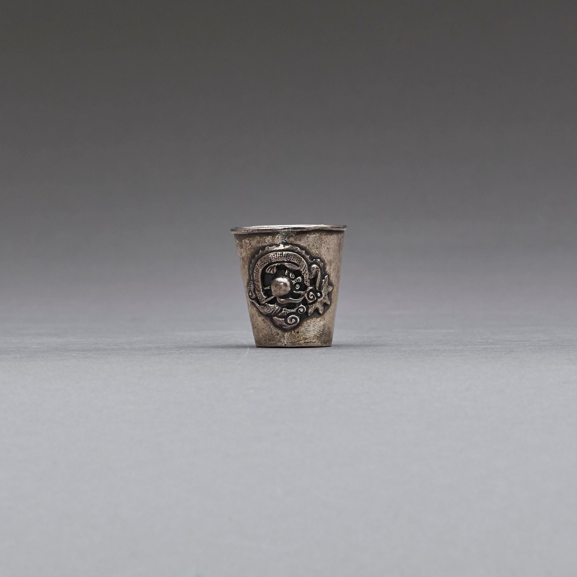 SUPKOPP, silver, Kina, märkt undertill. 24 g.