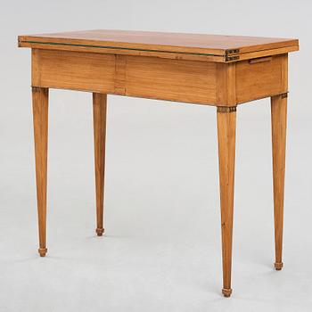 A late Gustavian card table, first half of the 19th century.