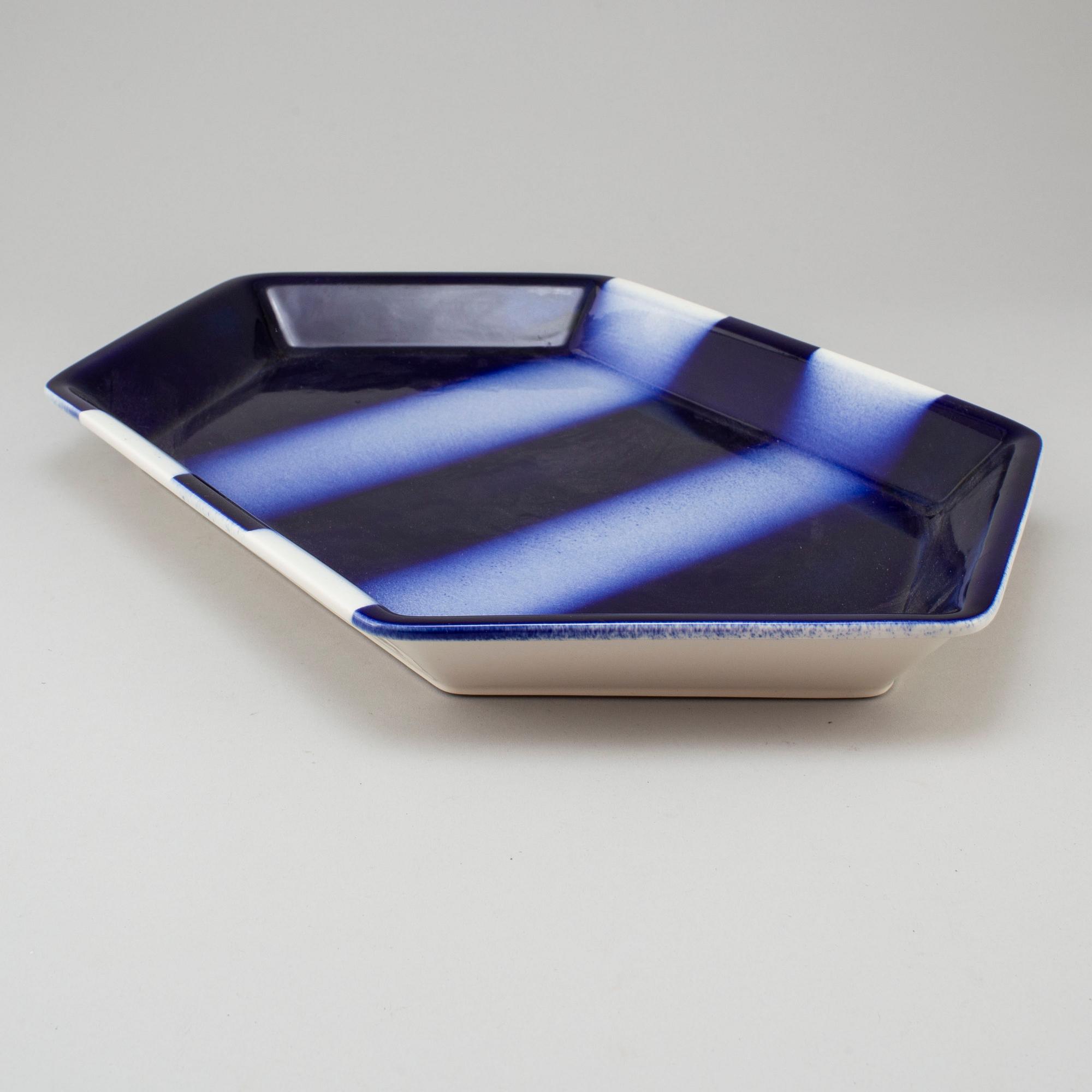 MARGARETA HENNIX, fat, keramik, Gustavsberg, signerat.