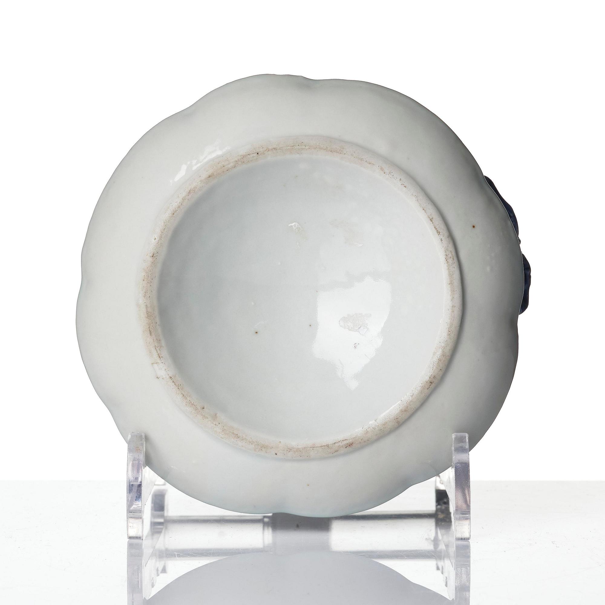 Ljusstake, porslin. Qingdynastin, Qianlong (1736-95).