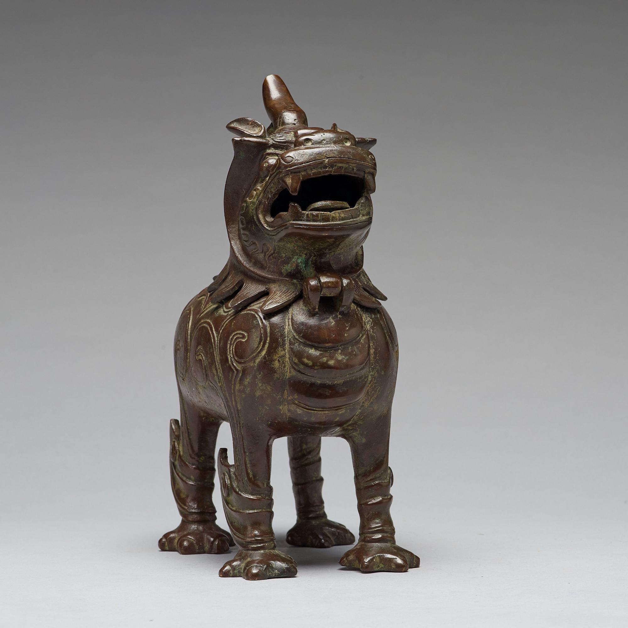 RÖKELSEKAR, brons. Qingdynastin (1664-1912).