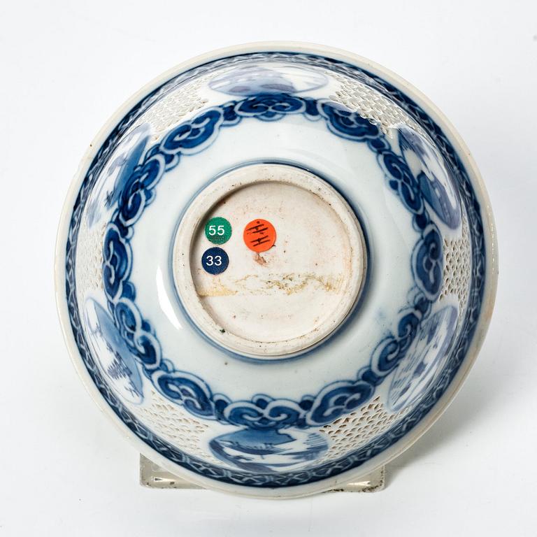 Skål, porslin. Qingdynastin, Kangxi (1662-1722).