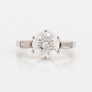 846. A RING set with an old-cut diamond.
