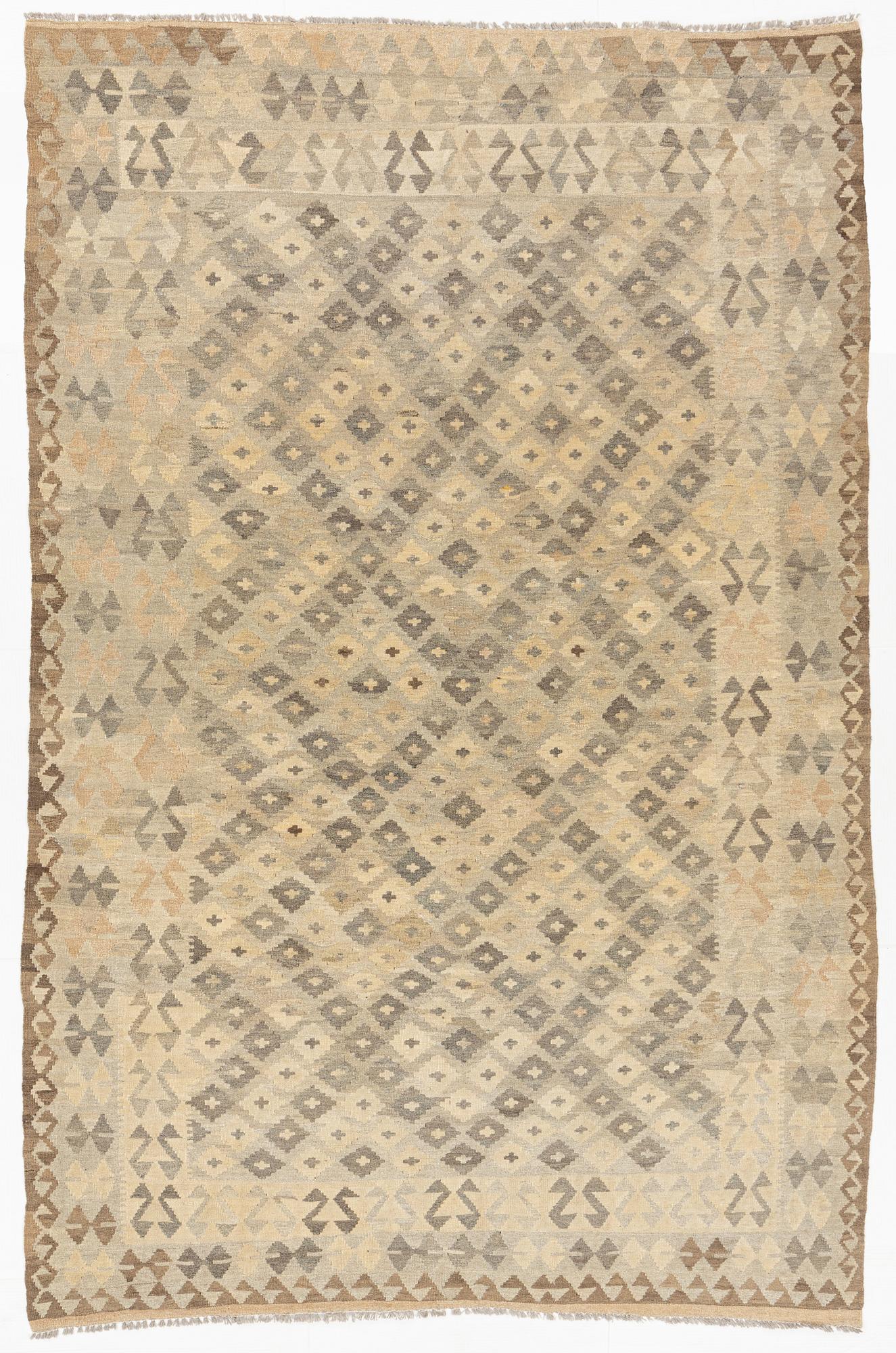 Kelim, modern tillverkning. Ca 300 x 202 cm.
