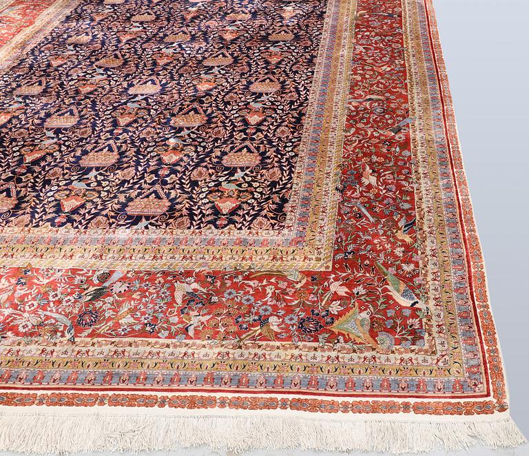 Carpet, Oriental silk, 373 x 274 cm.