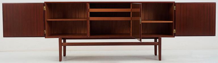 SIDEBOARD, Ole Wanscher, P. Jeppesens Möbelfabrik, Danmark.
