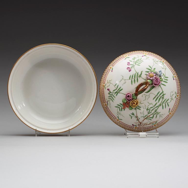 TERRIN med LOCK, porslin. "Flora Danica", Kungl Dansk, 1900-tal.