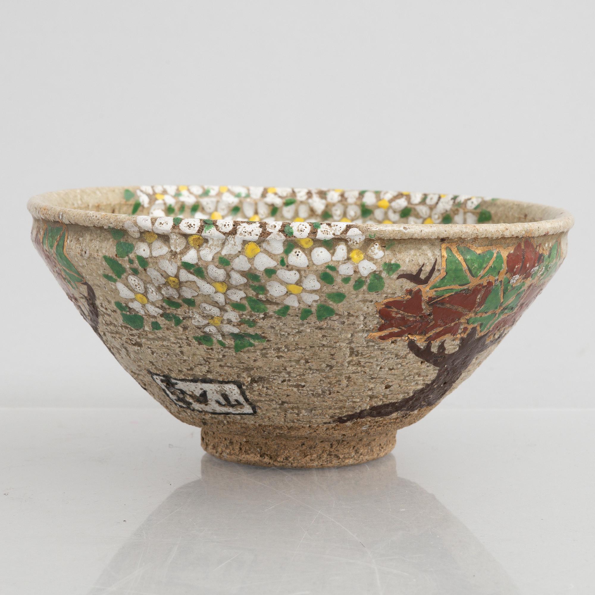 A Japanese stoneware bowl, signed, 20th century.
