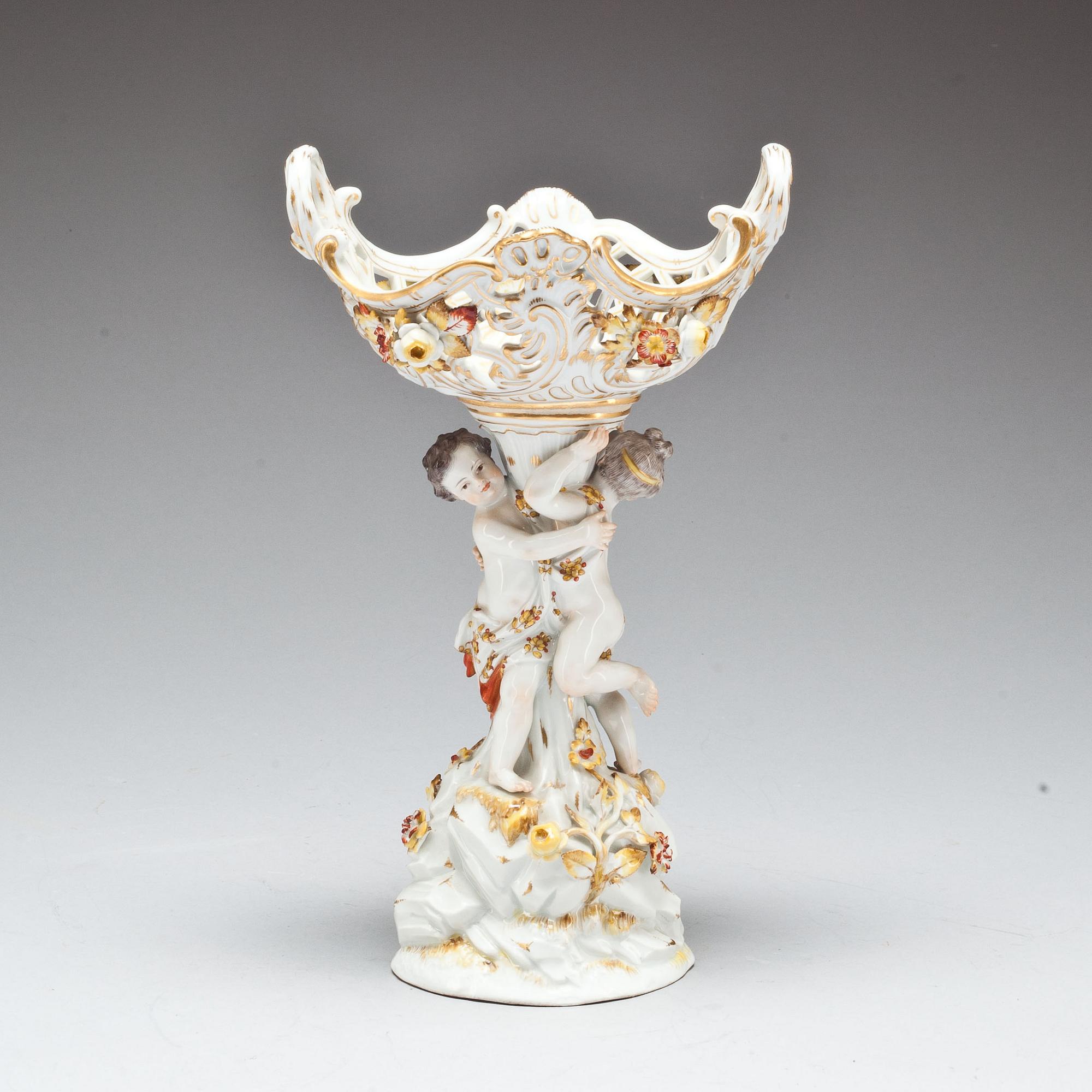 UPPSATSSKÅL, porslin, Meissen. Omkring år 1900.