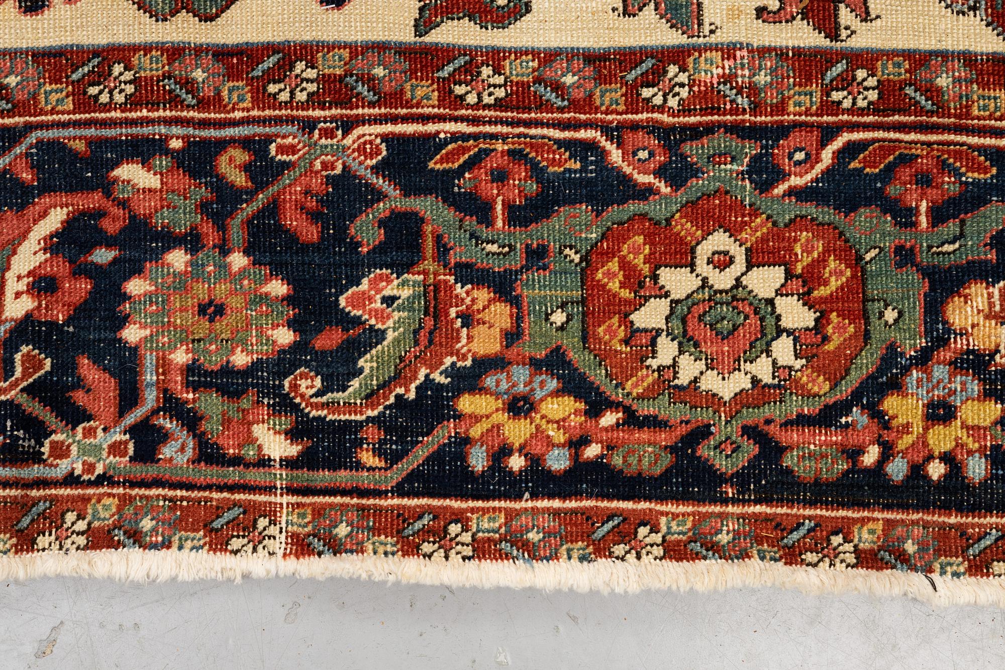 Matta, antik Heris, ca 375 x 280,5 cm.