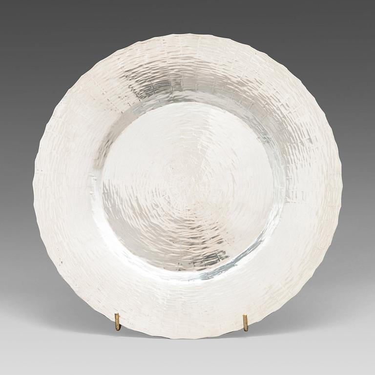 Tapio Wirkkala, a sterling silver dish, Kultakeskus, Hämeenlinna 1974. Design year 1969.