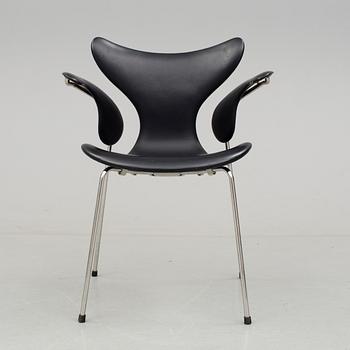 STOL, "Måsen / Mågen", Arne Jacobsen, Fritz Hansen, 2007.