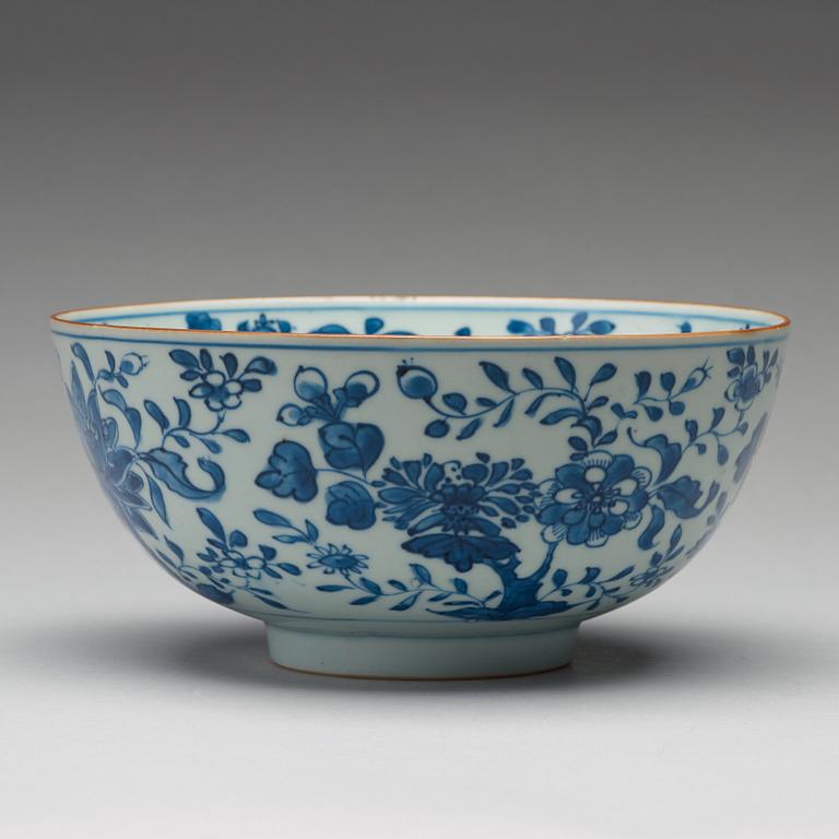 A blue and white bowl, Qing dynasty, Kangxi early 18th Century.