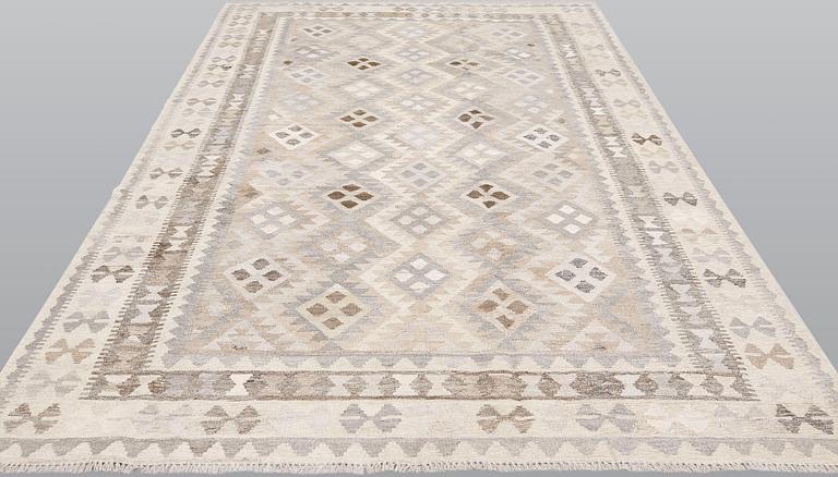 A Kilim rug, approx. 299 x 200 cm.