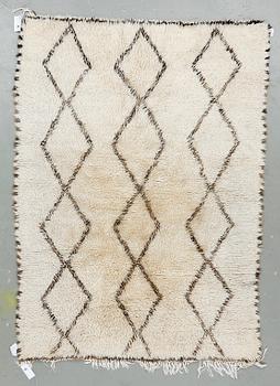 MATTA, Beni Ourain, Marocko. Ca 204x150 cm.