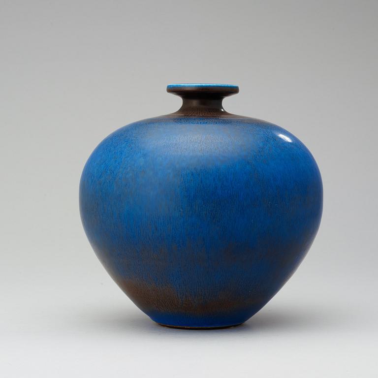 A Berndt Friberg stoneware vase, Gustavsberg Studio 1976.