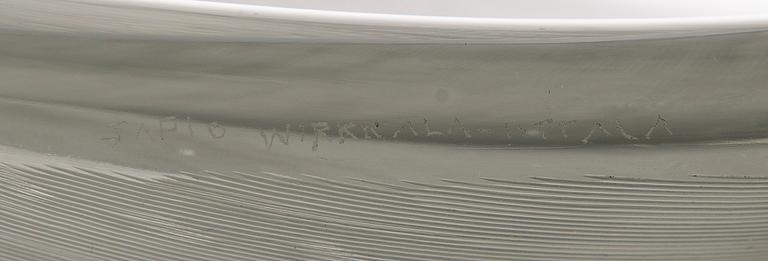 A bowl 'Lehti '(Leaf) 3337, signed Tapio Wirkkala Iittala.