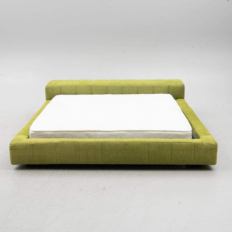 Giuseppe Viganò, a "Squaring" bed, Bonaldo, Italy.