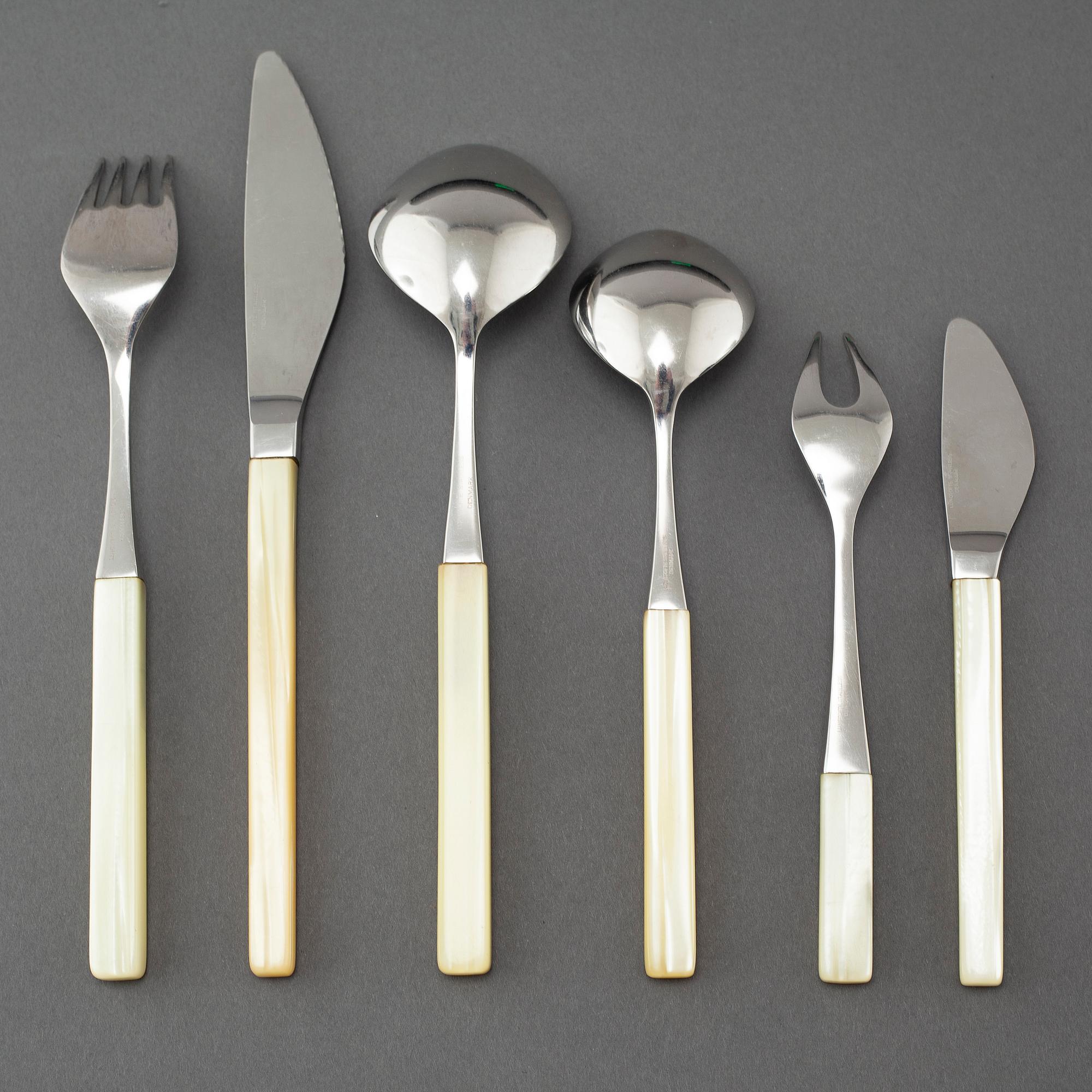 A set of 40pcs of tableware by Tias Eckhoff for Lundtofte, Denmark, second half of the 20th century.