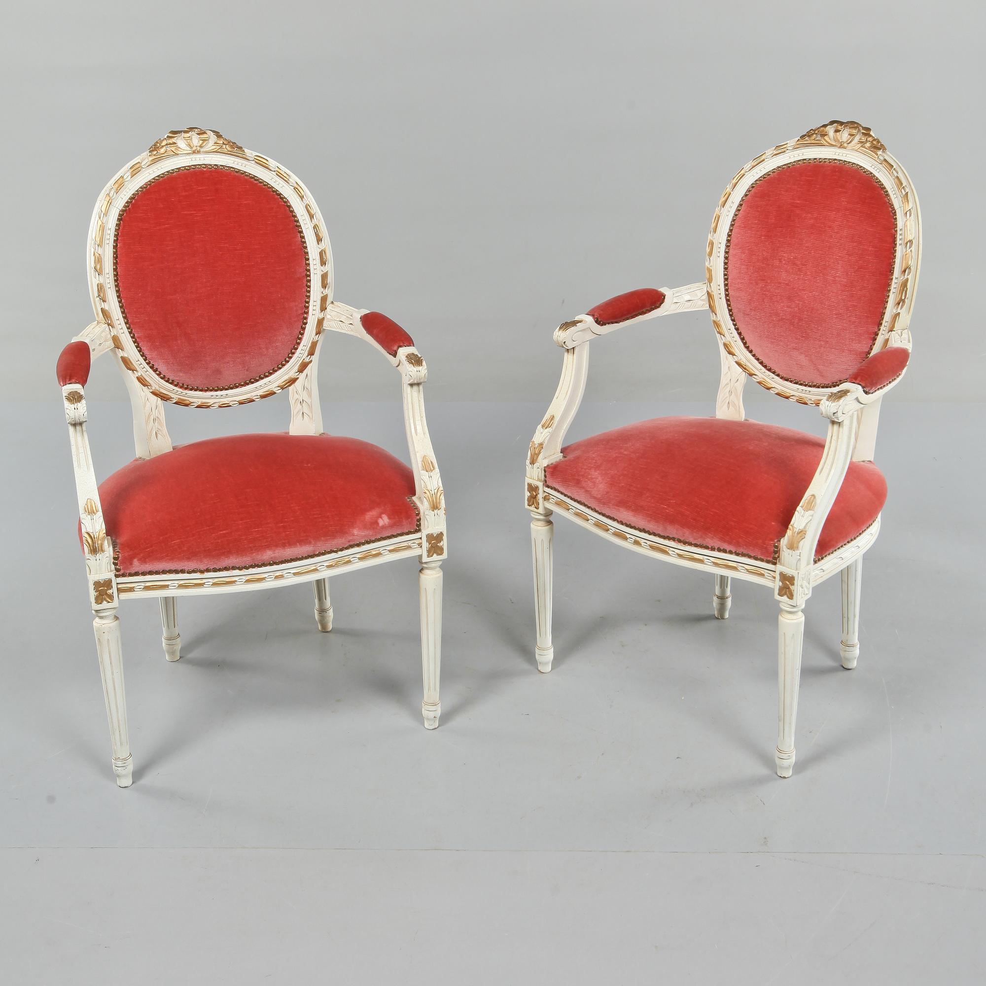 KARMSTOLAR, ett par, gustaviansk stil, 1900-tal.