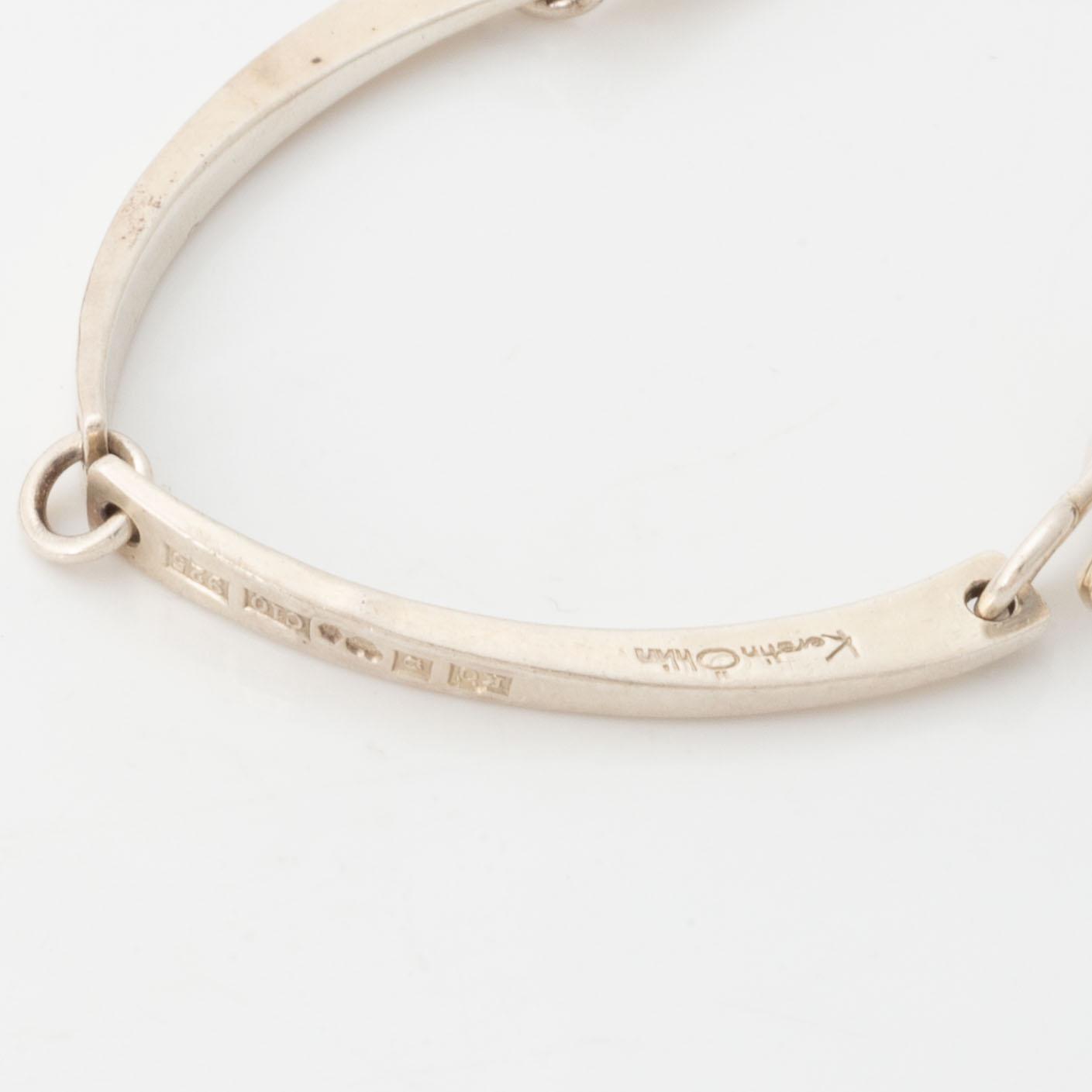 Kerstin Öhlin en collier och ett armband silver.