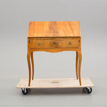 SEKRETÄR, gustaviansk stil, 1900-tal.