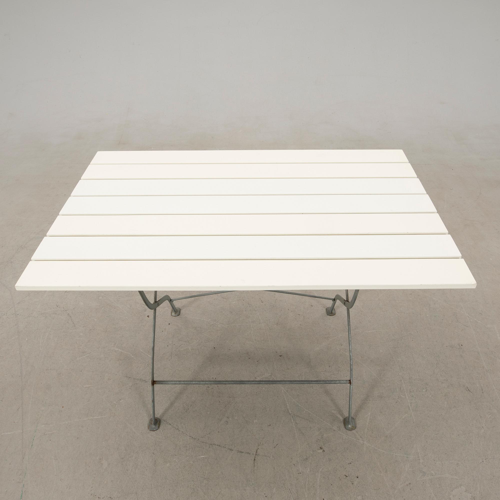 Grythyttan table "Bryggeribord 110" modern production.