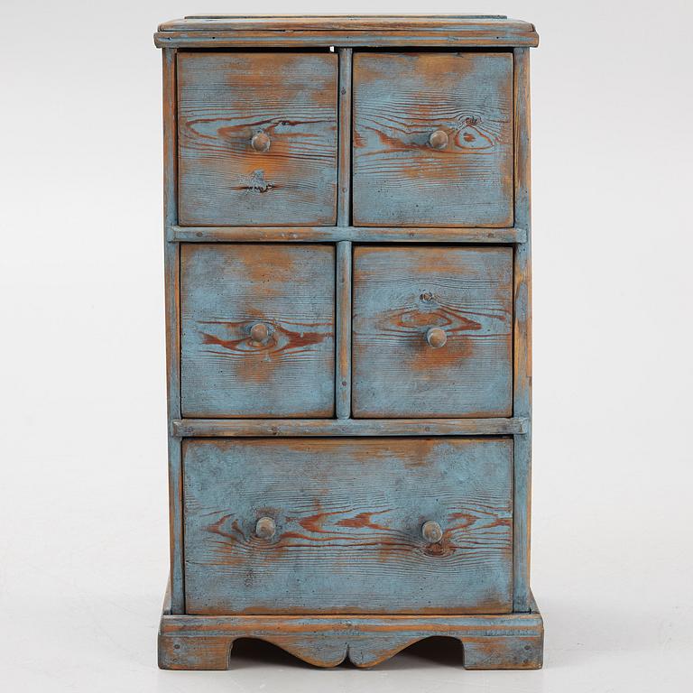 A small dresser, second half of the 19th century.