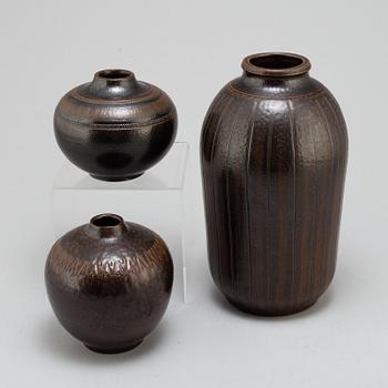 ARTHUR ANDERSSON, vaser, tre stycken, stengods, "Wallåkra", 1960/70-tal.