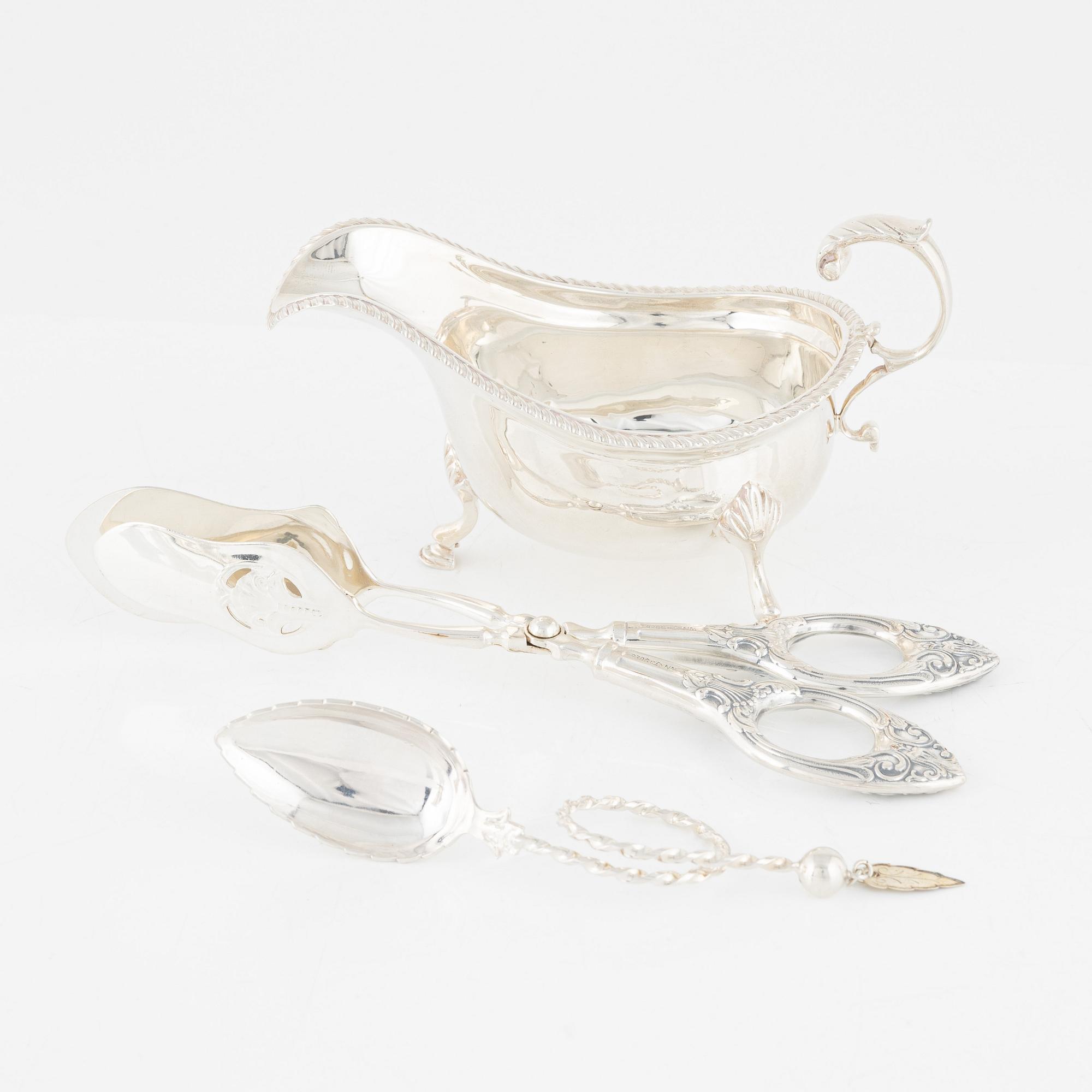 Vases 2 pcs, shakers 3 pcs, creamer, tongs, and spoon, silver.