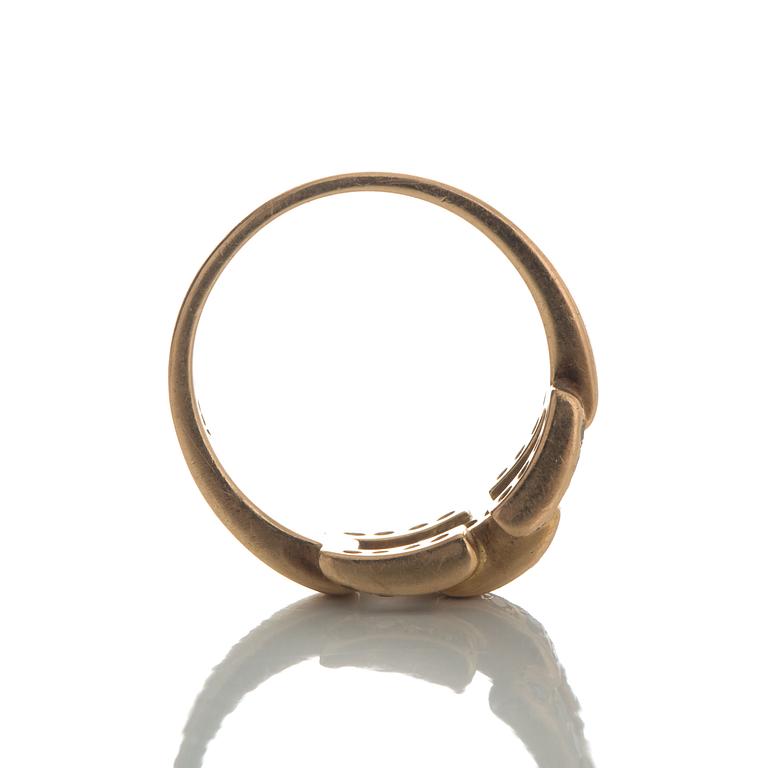 RING, 18k guld med diamanter totalt ca 0,19 ct. Vikt ca 4 gram.