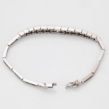 Armband 18K vitguld med runda briljantslipade diamanter.