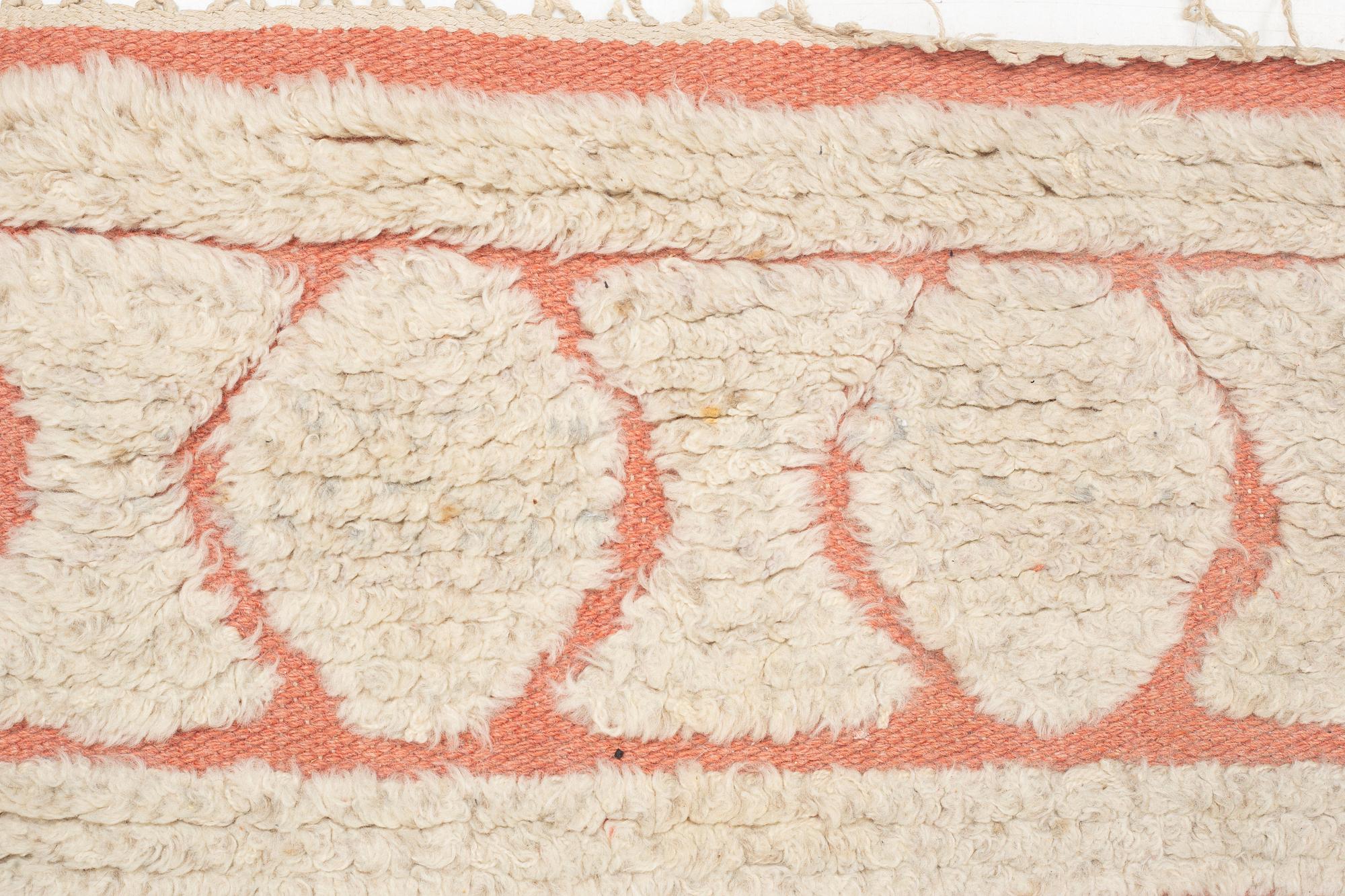 Ingrid Hellman-Knafve, matta, relifflossa, ca 290 x 194 cm, signerad IHK.