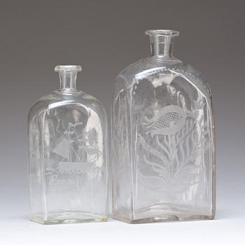 BRÄNNVINSKARAFFER, glas, 2 st. 1800-tal.