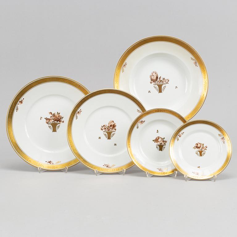 81 pieces, Royal Copenhagen , Denmark.