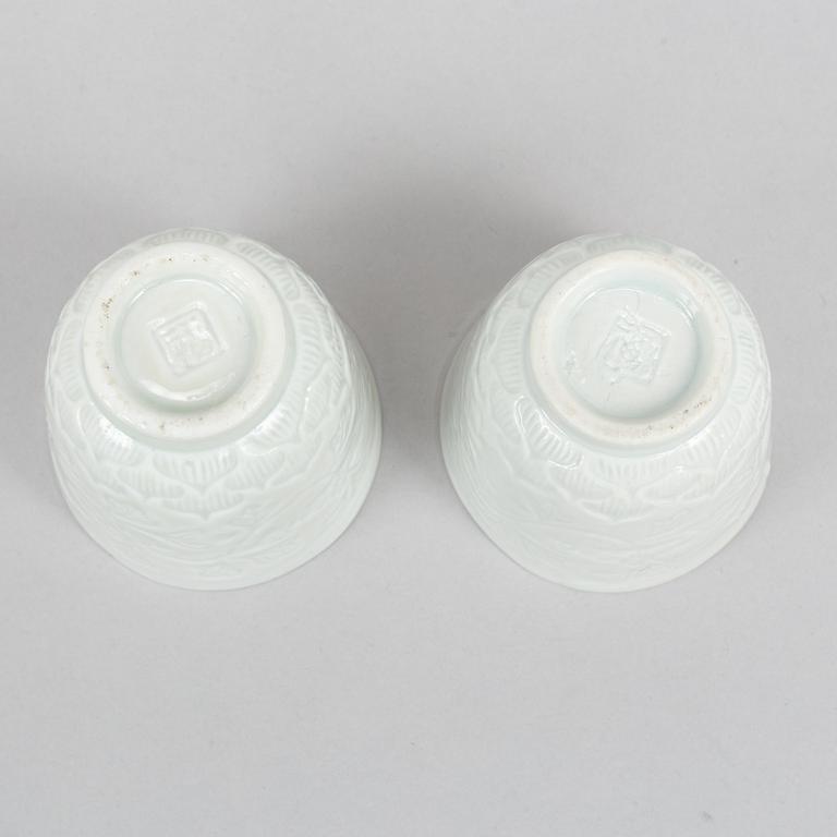 A pair of blanc de chine cups, Qing dynasty, 19th Century.