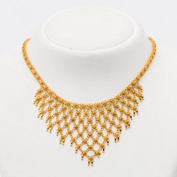 A NECKLACE, 18K gold. Greece.