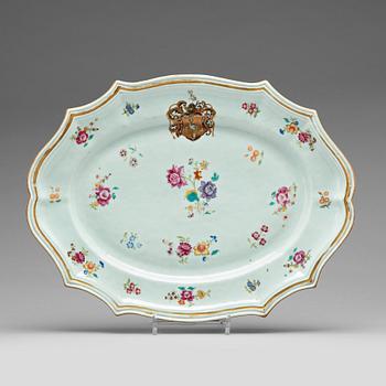 A famille rose armorial serving dish, Qing dynasty, Qianlong (1736-95).