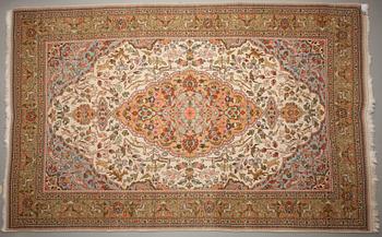 MATTA, Täbris, 276 x 175 cm.