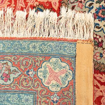 A carpet, antique/semi-antique, Esfahan ca 196 x 137 cm.